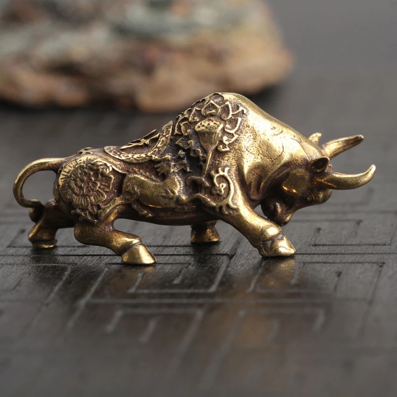 Home Office Freelancer - ทองเหลือง Lucky Bullfighting รูปปั้นเครื่องประดับตกแต่งบ้านทองแดงสัตว์ Miniature Figurine
